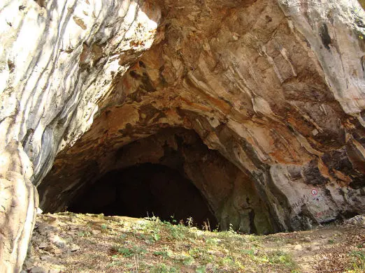 Drachenhöhle (Bild von IKAI, CC BY-SA 3.0)